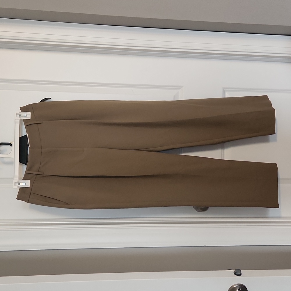 NWT womens Nine West straight leg pants. Size 8. Brown